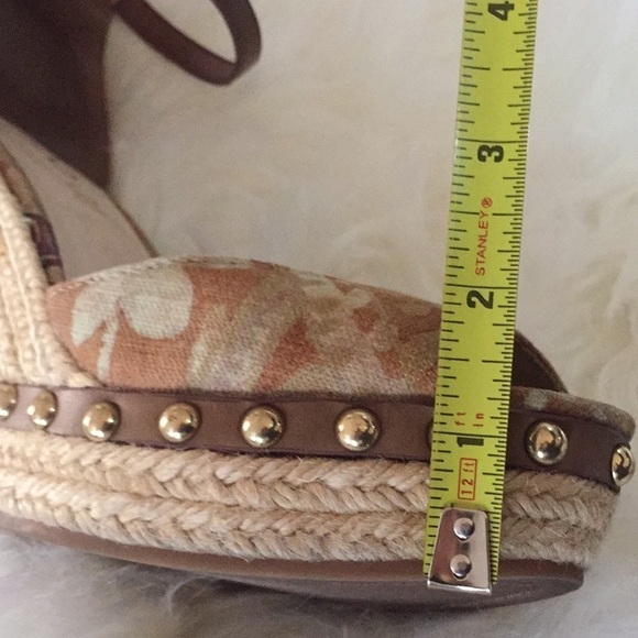 ALDO Tan Lila Wedges - Picture 10 of 12